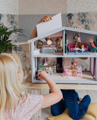 Domek dla lalek, zabawka dla dzieci, zabawa lalkami, odgrywanie ról, Lundby