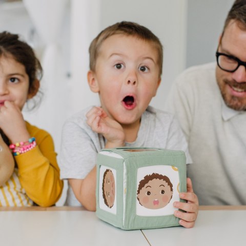 Kostka edukacyjna do nauki emocji zabawka dla dzieci lalka Baby Rubens Barn Kostka edukacyjna do nauki emocji zabawka dla dzieci lalka Baby Rubens Barn