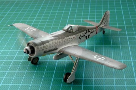 Fw-190 D-9 Langnasen, C-07, 1:72 Fw-190 D-9 Langnasen, C-07, 1:72