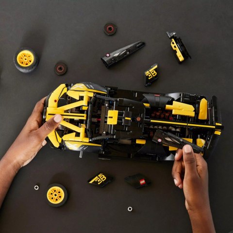 LEGO Technic Bolid Bugatti 42151