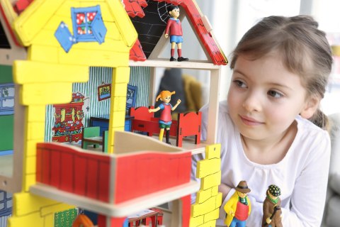 Meble do domku dla lalek sypialnia Pippi Langstrumpf, zestaw dla dzieci Meble do domku dla lalek sypialnia Pippi Langstrumpf, zestaw dla dzieci