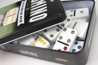 Domino klasyczne w puszce