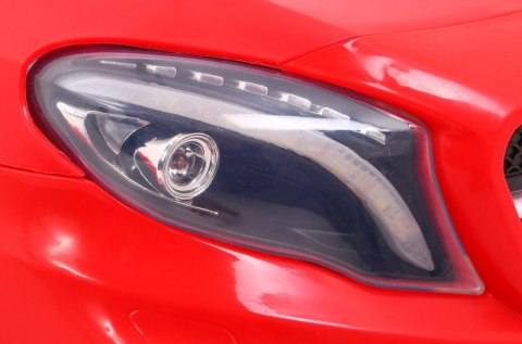 Pojazd Mercedes AMG GLA-45 Czerwony