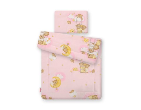 Komplet pościeli dla niemowląt z wypełnieniem 2-cz 75x100cm NEWBORN - Misie na drabinkach różowe Komplet pościeli dla niemowląt z wypełnieniem 2-cz 75x100cm NEWBORN - Misie na drabinkach różowe