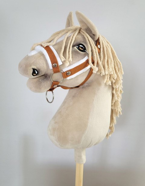 Kantar regulowany dla konia Hobby Horse A3 rudy białym futerkiem Kantar regulowany dla konia Hobby Horse A3 rudy białym futerkiem