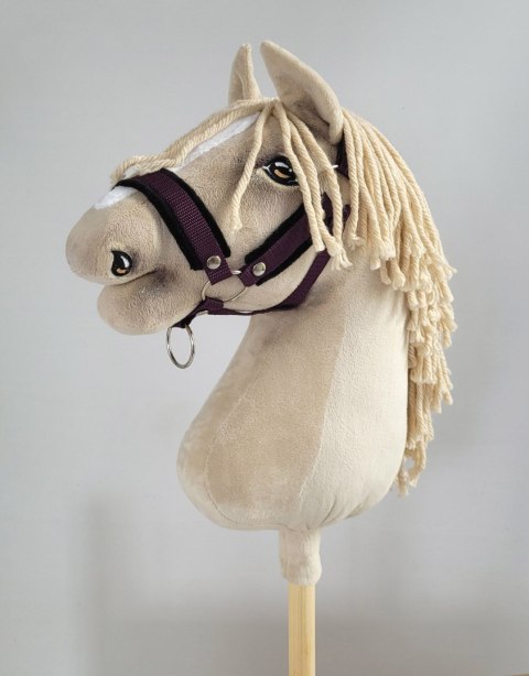 Kantar regulowany dla konia Hobby Horse A3 śliwkowy z czarnym futerkiem Kantar regulowany dla konia Hobby Horse A3 śliwkowy z czarnym futerkiem