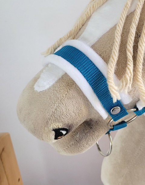 Kantar regulowany dla konia Hobby Horse A3 turkus białym futerkiem Kantar regulowany dla konia Hobby Horse A3 turkus białym futerkiem