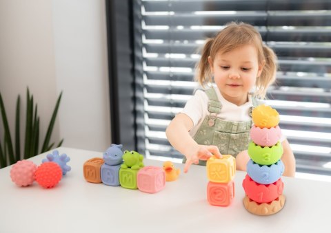 Klocki sensoryczne, piramida, piłeczki, zwierzątka - zestaw edukacyjny Montessori (18 sztuk) Klocki sensoryczne, piramida, piłeczki, zwierzątka - zestaw edukacyjny Montessori (18 sztuk)