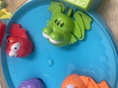 Gra Planszowa Karmienie Żabek, Głodne Żabki Jak Hipcie Feeding Froggies Przecena 2 Gra Planszowa Karmienie Żabek, Głodne Żabki Jak Hipcie Feeding Froggies Przecena 2