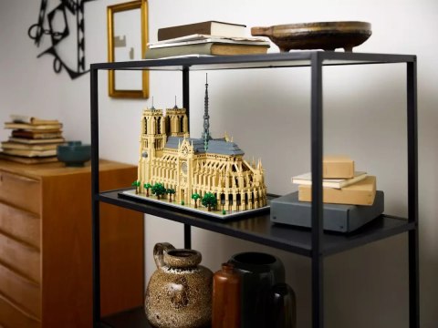 LEGO Architecture Notre-Dame w Paryżu 21061