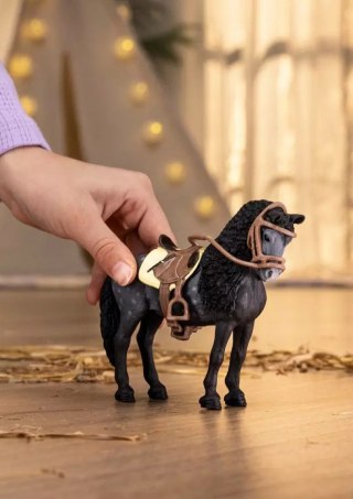 Schleich Horse Club Klacz rasy pura raza espanola z siodłem i uzdą 42708