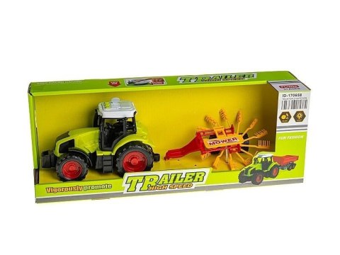 Traktor z maszyną rolniczą z napędem na koło Traktor z maszyną rolniczą z napędem na koło