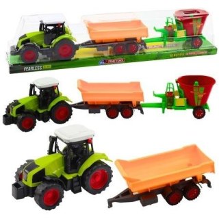 Traktor z wywrotką paszowy