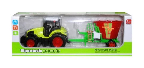 Traktor z maszyną Traktor z maszyną