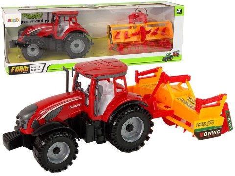 Traktor z kultywatorem na napęd Traktor z kultywatorem na napęd