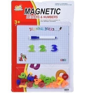 Tablica z magnetycznymi cyframi Tablica z magnetycznymi cyframi