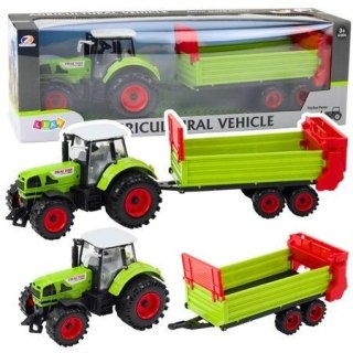 Traktor z przyczepką na napęd frakcyjny zielony