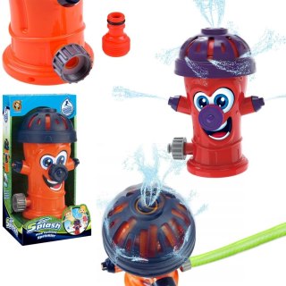 Hydrant pryskający wodą