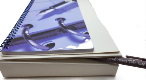 Kalendarz 2026 biurkowy z piórnikiem