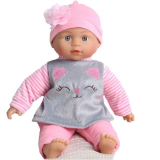 Lalka Julka uczy śpiewa opowiada