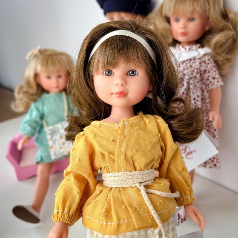 Lalka Celia w musztardowym komplecie Asi 0167530 Lalka Celia w musztardowym komplecie Asi 0167530