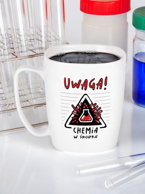 Kubek Chemia w środku