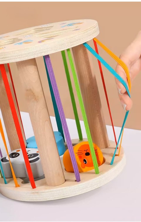 DREWNIANY SORTER KLOCKÓW ELASTYCZNA KOSTKA SENSORYCZNA MONTESSORI GUMKI 6 KLOCKÓW DREWNIANY SORTER KLOCKÓW ELASTYCZNA KOSTKA SENSORYCZNA MONTESSORI GUMKI 6 KLOCKÓW