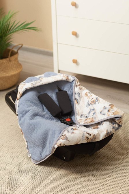 OTULACZ MUŚLINOWY DO FOTELIKA - SMOKI JEANS