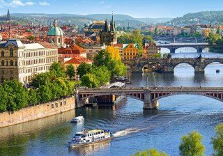 Puzzle 500 elementów. Widok mostów w Pradze